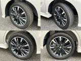 165/55R15 純正アルミホイール装着。25年製のタイヤでまだまだ使えます。