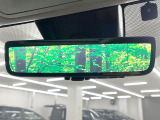 【デジタルインナーミラー】後席の大きな荷物や同乗者で後方が確認しづらい時でも安心!カメラが撮影した車両後方の映像をルームミラー内に表示。クリアな視界で状況の確認が可能です!
