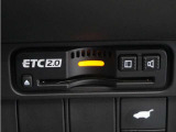 ◆ETC2.0◆進化したドライブ体験。料金収受システムだけだったETCが生まれ変わって、高速道路を賢く使うETC2.0に進化しました。多彩な情報サービスが便利で快適なドライブ体験を提供します。