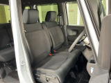 乗降がしやすい運転席。高さが調節できて小柄な方でも運転しやすいポジションをとることができます。
