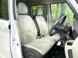 運転席シート廻りは使用感も少なく、良好な状態となっています。前オーナー様が丁寧に使っていたことがよくわかりますね。
