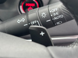 運転席の手元でシフトアップシフトダウンの操作が可能なパドルシフトを装備しています♪