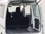 荷室はシートアレンジを行うことで広い荷室にすることが可能です 様々なシーンで活躍できますね