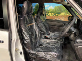 運転席シート廻りは使用感も少なく、良好な状態となっています。前オーナー様が丁寧に使っていたことがよくわかりますね。