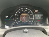視認性の高いメーターで運転情報を的確に把握できます!