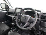運転席廻りです。