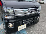 LEDヘッドライト装備。暗い道や、天候の悪い日でも視界良く運転できます。
