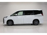 HV車です。ガソリン車より燃費もよく静かで滑らかな走りです。