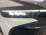 【4眼LEDヘッドライト】スタイリッシュな見た目の4眼LEDヘッドライトを装備♪スタイルだけでなく、夜間の走行も視界良好で安心してお乗りいただけます。