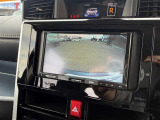 バックガイドモニターで、後方を確認しながら安心して駐車することができます。運転初心者も熟練者も必須の機能ですよ!