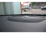 【harman/kardon】世界のオーディオファン垂涎のプレミアムサウンドシステムを搭載。原音に近い音場空間を忠実に再現。乗る人すべてに最良の音響体験を提供します。