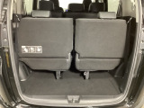 トランクの広さは、どうです、たくさんの荷物が積めますよ。