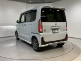 ご納車までの期間ですが、県内のお客様は2、3週間、県外のお客様は3、4週間ほどでご納車が可能となります。但し、お支払いや書類の状況によっては多少の前後もありますので、その際には何卒ご了承下さい。