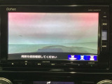 【バックカメラ】運転が苦手な方も車庫入れラクラクです!ギアをリバースに入れれば自動的に切り換わりますので、面倒な操作は不要です♪狭い駐車場もお車を傷つけず安心ですね!