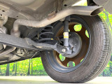 お車を安心してお乗りいただく為には、足回りの定期点検が欠かせません。サービスサポート(有償保証)では無料点検もご提供しており、安心のカーライフをお過ごしいただけるサポート体制が整っています。