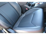 乗り降りする機会が多く痛みの出やすい運転席シートのサイド・座面部のアップの写真、ご検討の際の参考にしてください