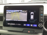 便利な3ビュー切り替え、ガイド線表示付きのバックカメラです!後退時、後方の視界をサポートします!