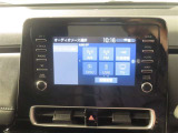 7.0インチディスプレイオーディオ【オーディオ・ビジュアル機能】AM/FMチューナー(ワイドFM対応)、 BluetoothR対応(ハンズフリー/オーディオ)、USB入力(動画・音楽再生/給電)