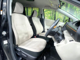 運転席シート廻りは使用感も少なく、良好な状態となっています。前オーナー様が丁寧に使っていたことがよくわかりますね。