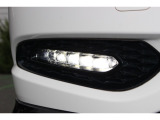 LEDフォグライト!霧などで前方が見えづらい時に、クルマに近い位置の左右を広く照射するLEDフォグライト。