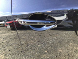 スマートキーを所持している状態でロックボタンを押すと、車両すべてのドアの解錠や施錠を行うことが出来ます。