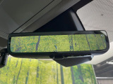 【デジタルインナーミラー】後席の大きな荷物や同乗者で後方が確認しづらい時でも安心!カメラが撮影した車両後方の映像をルームミラー内に表示。クリアな視界で状況の確認が可能です!