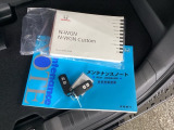 メンテナンスノート【整備記録簿】、取説も揃っています。スマートキーはバッグなどにしまったままボタン操作でエンジンの始動・停止ができて大変便利です。