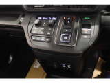 【トランスミッション】CVT(無段変速車)【駆動方式】FF