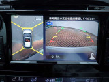 まるでお車を真上から見下ろしたかのような映像をナビに映し出してくれますので狭い駐車場でも周囲を確認する事が出来ますので非常に安心です♪
