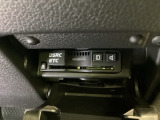 ETCもついています。高速道路の料金所の通過も楽々です!。 カードの取り出しもしやすい場所についています。