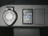 【充電用USB端子】デバイスの充電に便利です。※実際の接続端子は写真で確認or店舗までご気軽にお問合せください♪