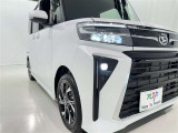 フォグランプ装着車です。暗い夜道の車両前方を明るく照らします