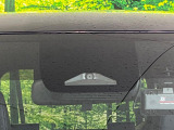 【プリクラッシュセーフティ】前方の車両等を検知し、衝突しそうな時は警報で注意を促し、ブレーキを踏む力をサポート。ブレーキを踏めなかった場合は衝突被害軽減ブレーキが作動、衝突回避をサポートします。