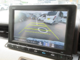 車庫入れ・駐車を安心サポート!バックカメラ装備です。