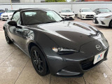 高透明度のガラス皮膜で撥水はもちろん、上質なツヤ・光沢を実現。紫外線や酸性雨から大切な愛車を保護し、色あせ・劣化を防止。「弾スプラッシュコート」、「弾プリミッサコート」からお選びいただけます。