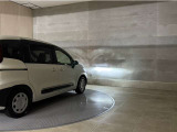 LEDヘッドランプです。十分な明るさを保ちつつも消費電力が少なく、バルブ寿命も長いのが特徴です。瞬時にMAXの光量を発揮するのもLEDならではです。