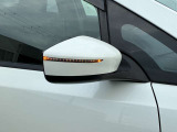 ウインカー付きドアミラーです相手車両へ指示案内