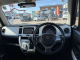 見通しのよいすっきりとした視界で、誰でも運転しやすいです。運転のしやすさは疲れにくさにも繋がりますよ♪