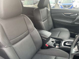 体にフィットし運転する楽しさを感じられるシートです