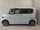オプションになりますが、ボディーコーティングもご用意しております。新車の輝きに近づき、洗車などのお手入れも楽になりますよ。