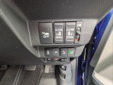 両側電動スライドドア装備!運転席よりボタン一つで開閉可能でございます。