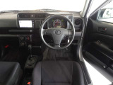 視界良好、操作しやすい運転席です。