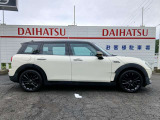 国産全メーカーの新車を取り扱います。特にスズキ、ダイハツの特約店となっておりますので、しっかりアフターサービスいたします。他のメーカーもしっかりフォローいたします。