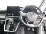 運転席のハンドル・シートは高さ調整が可能です