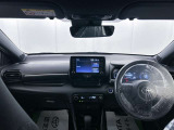 落ち着いたカラーの内装で、ゆったりと運転したい方に。