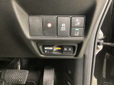 ETCが付いていれば高速道路の料金所も楽々通過!これで小銭を用意しなければいけない煩わしさも軽減されますね♪