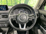 【純正革巻きステアリング】上質な革を使用することで、手にしっかり馴染みとても運転しやすいハンドルです♪