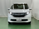 LEDヘッドライトを装備しています。LEDヘッドライトはとても明るく、雨の日や夜間走行も安全・安心です。オートライトコントロール付きで周囲の明るさに応じて自動で点灯・消灯します