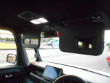 LEDのルームランプ☆運転席&助手席バニティミラー付き♪