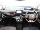 見通しのよいすっきりとした視界で、誰でも運転しやすいです。運転のしやすさは疲れにくさにも繋がりますよ♪